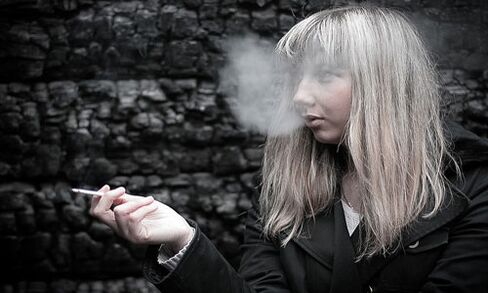 qual é o sonho de uma mulher fumante